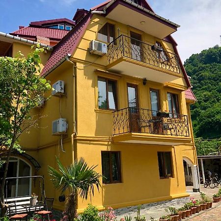 Deluxe Guest House Kvariati Eksteriør billede